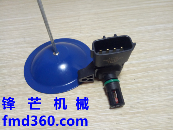 小松PC200-8挖机6D107空气压力传感器2897333